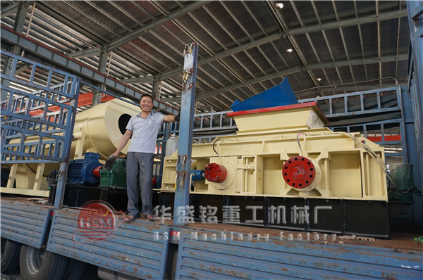2PG1000x800型全液壓對輥粉碎機裝車發(fā)往江蘇蘇州